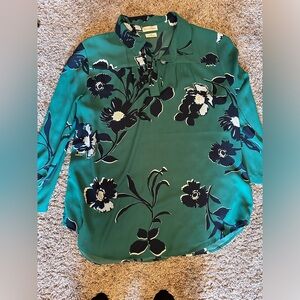 Van Heusen Women’s Dress Shirt.